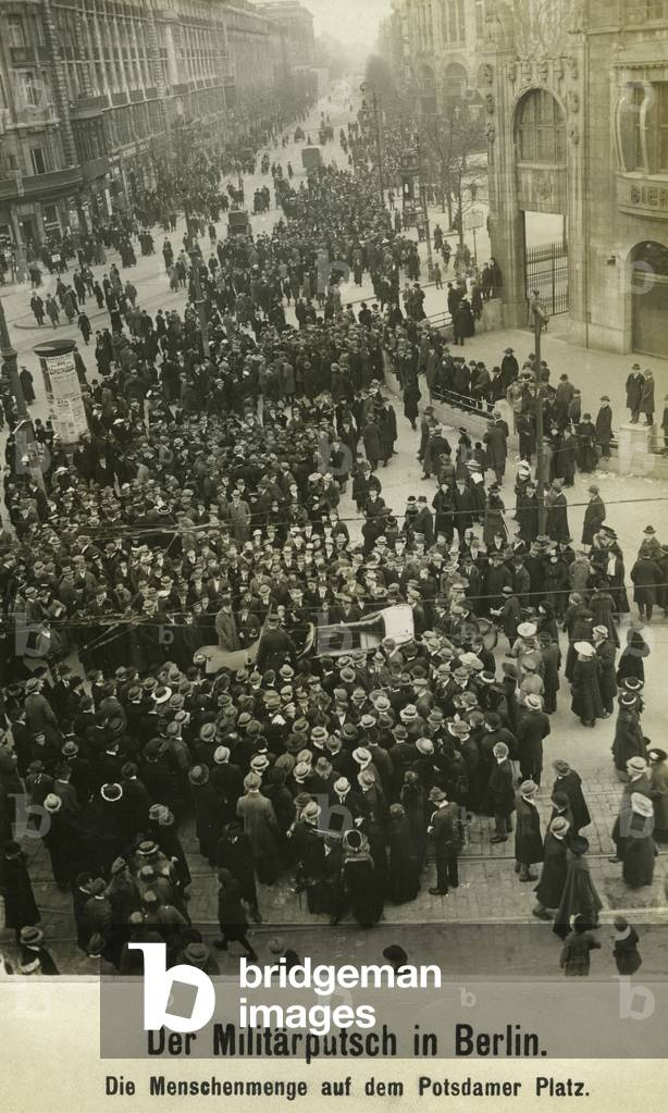 Crowds of people during the Kapp Putsch, 1920