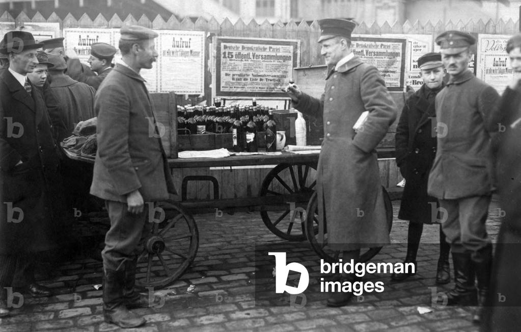 Street sale in Berlin, 1919