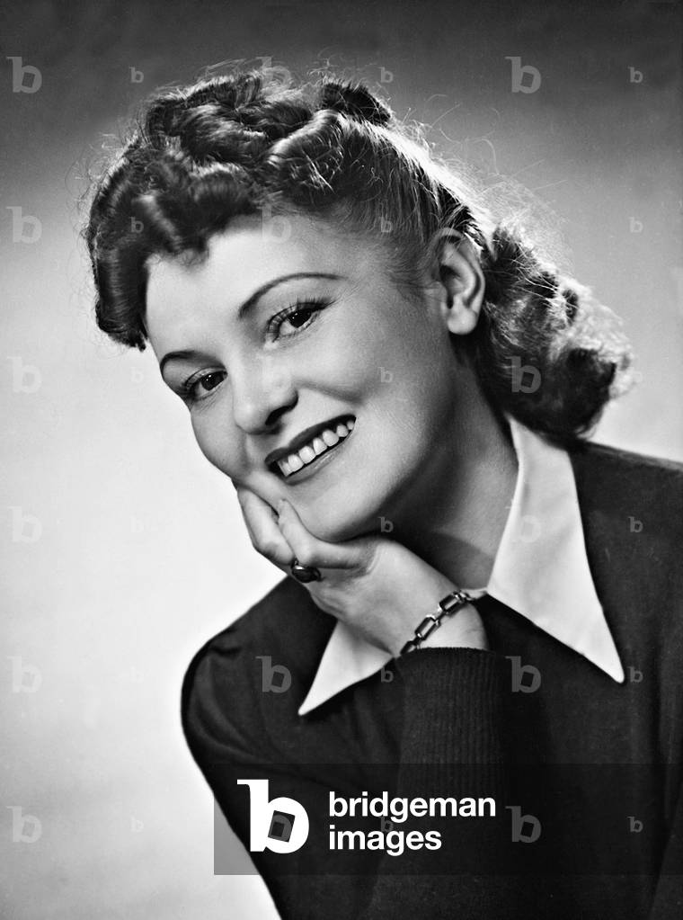 Maria Andergast, 1940 (b/w photo)