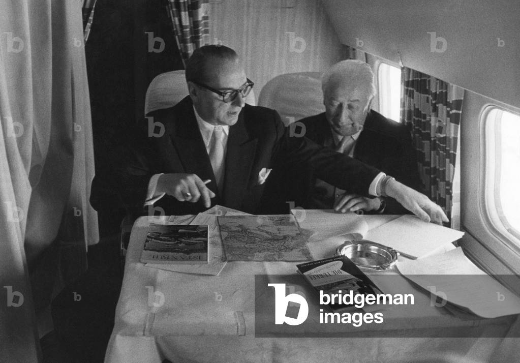 Theodor Heuss and von Bretano in the airplaine on a flight to Turkey, 1977 (b/w photo)