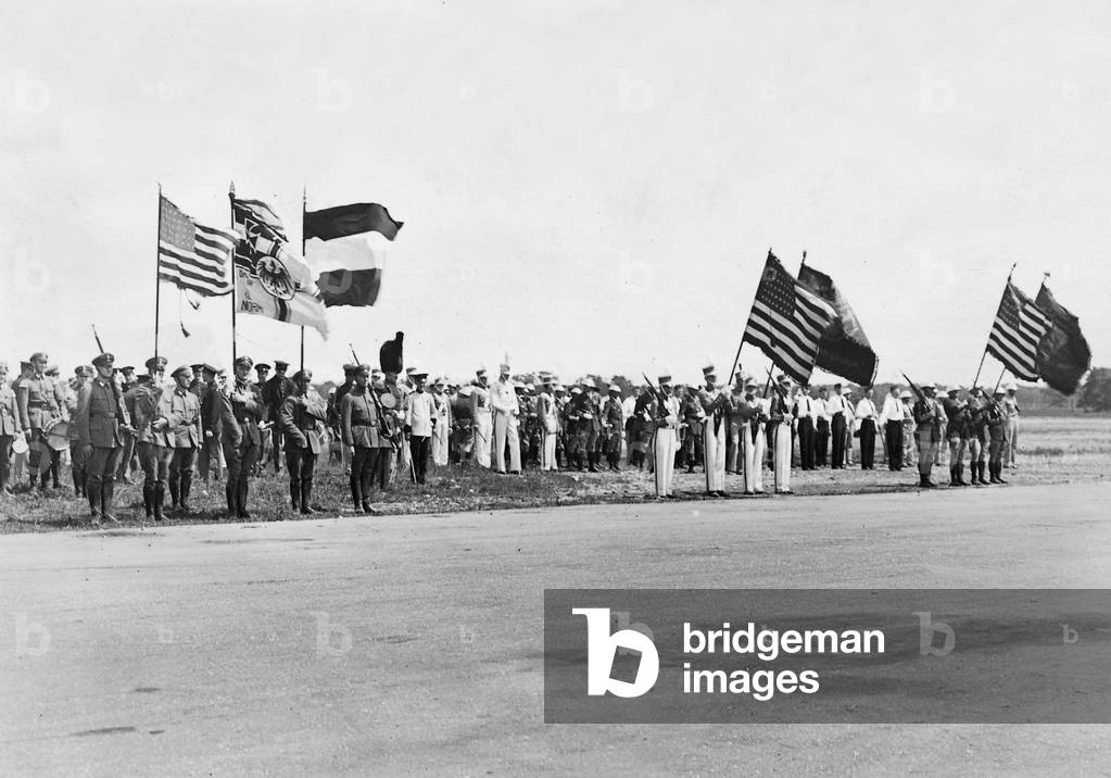 Imperial war flag on the American Field Day, 1933 (b/w photo)