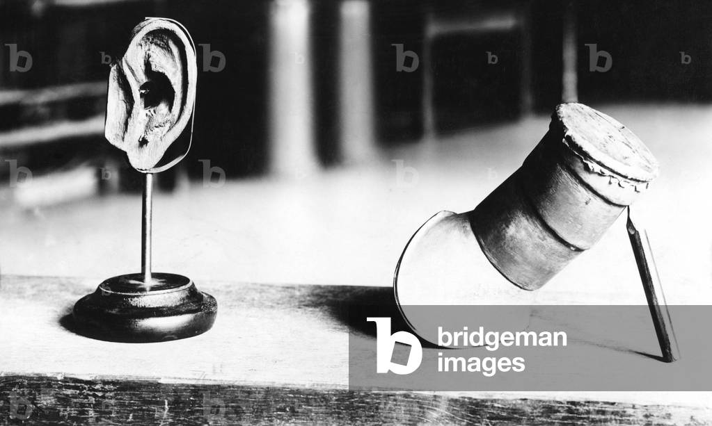 Ear model by Philipp Reis, 1930s (b/w photo)