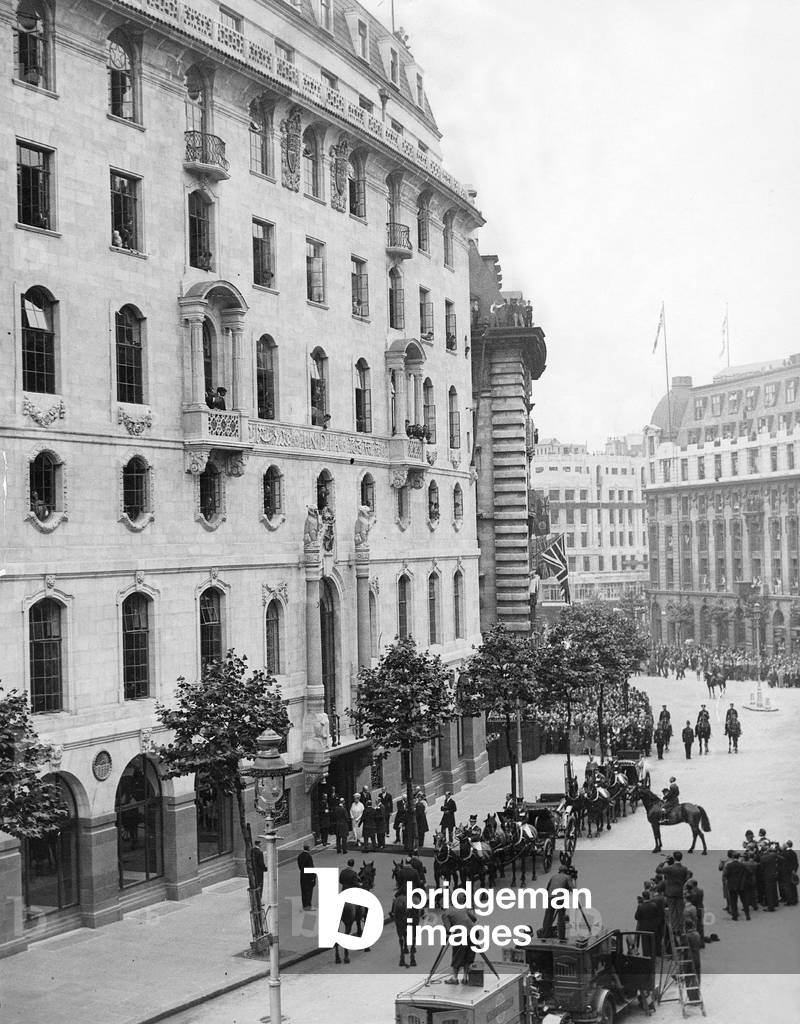 King George V opens India House in London, 1930 (b/w photo)