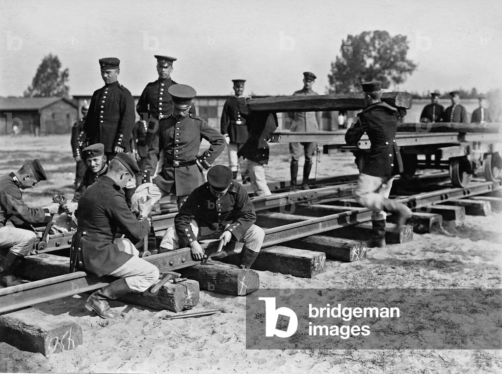 German railway troops during an exercise, 1913 (b/w photo)