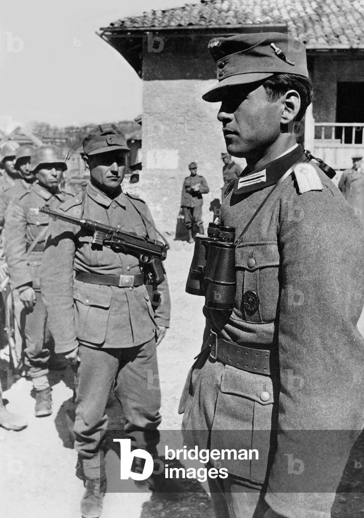 Officers and soldiers of a Turkverbandes on the Eastern Front, 1941 (b/w photo)