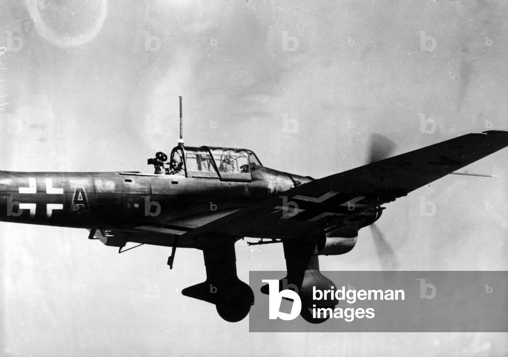 PK war correspondent films from an airplane on the Western Front, 1940