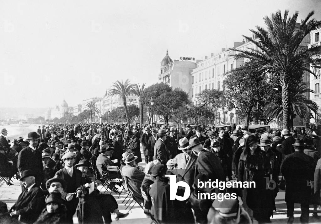 Crowd on the 'Promenade of the English' in Nice, 1934 (b/w photo)