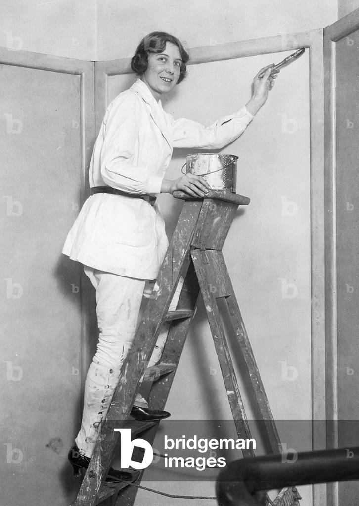 Painter at work, 1929 (b/w photo)