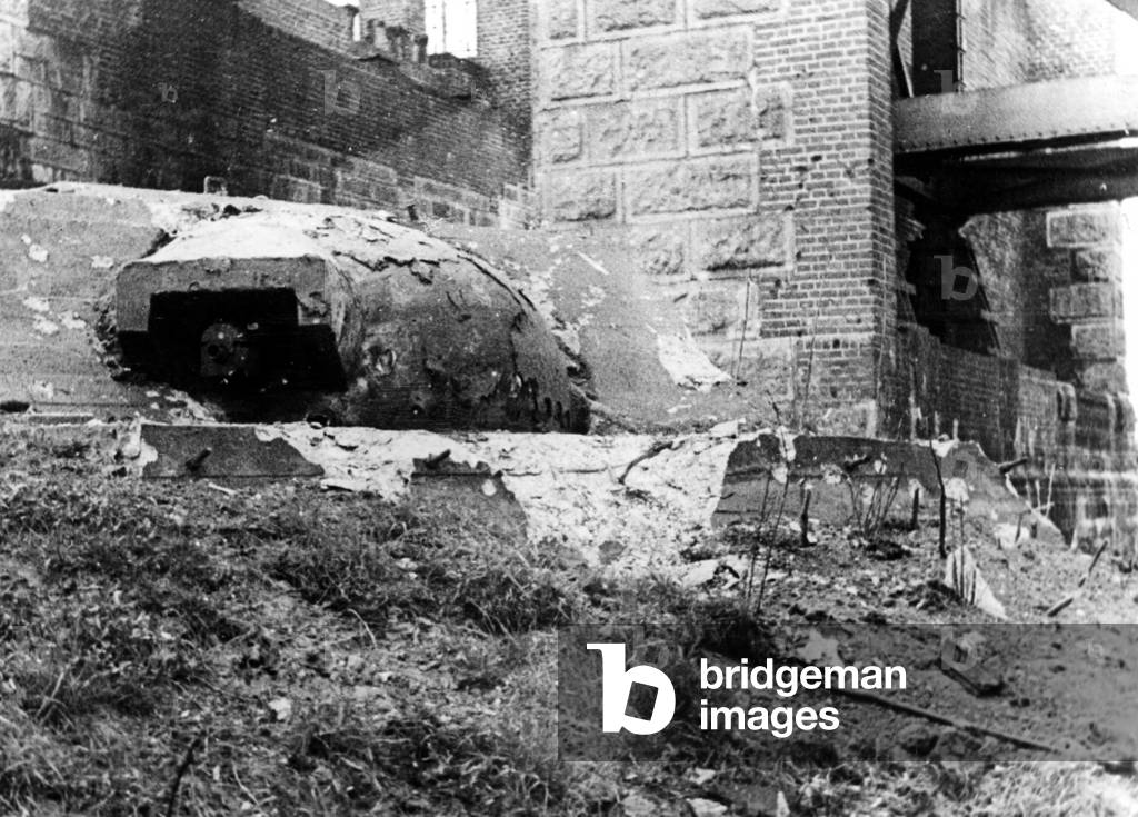 Destroyed Dutch bunker at a crossing of the Meuse, 1940 (b/w photo)