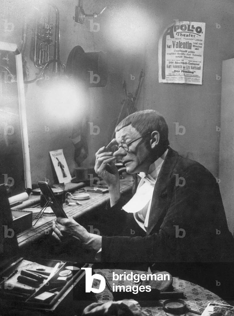 Karl Valentin in his dressing room, 1928 (b/w photo)