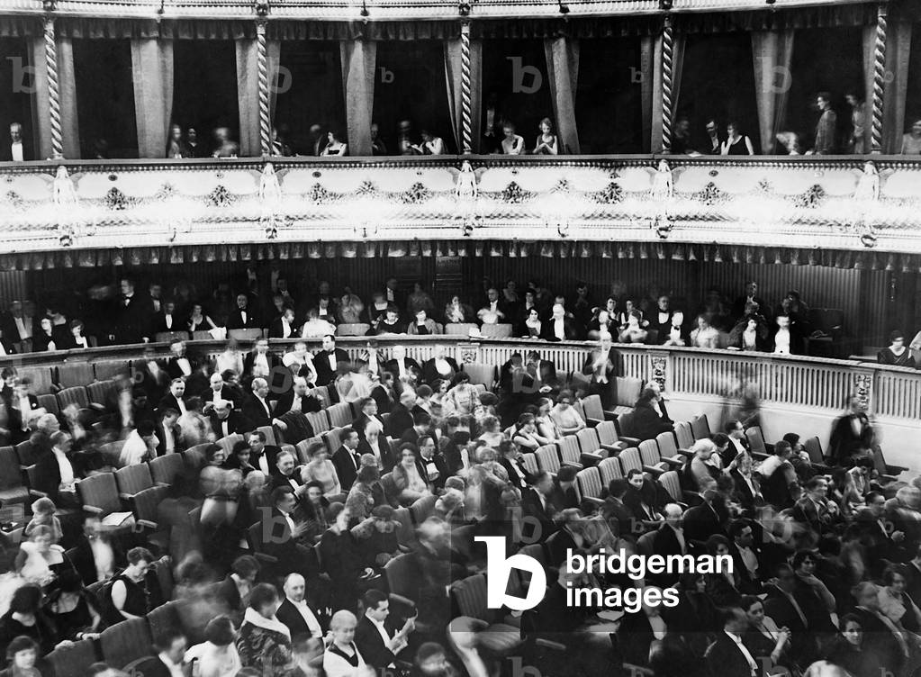 Interior of the Covent Garden Opera, 1926 (b/w photo)