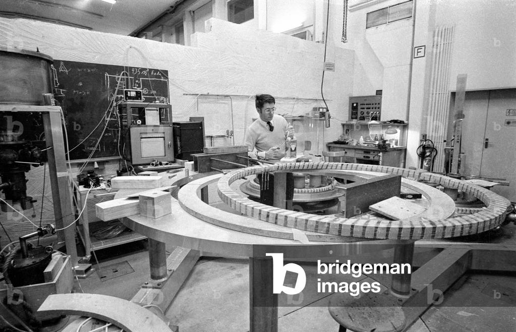 Laboratory at IPP in Garching, 1970 (b/w photo)