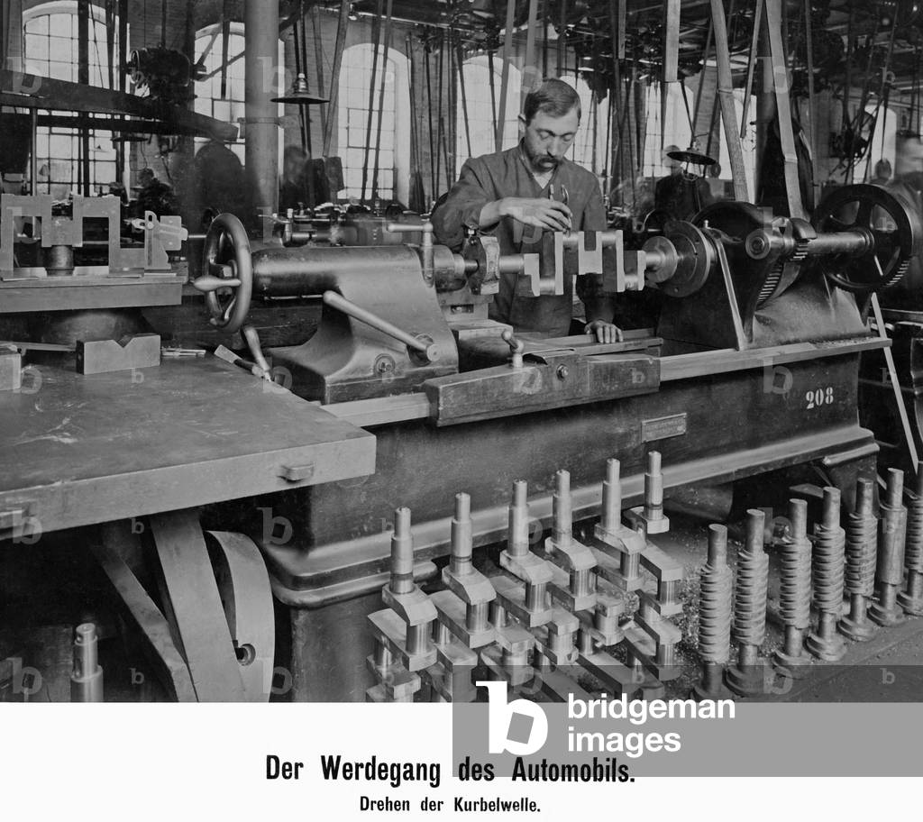 Crankshaft for automobile production, 1911 (b/w photo)