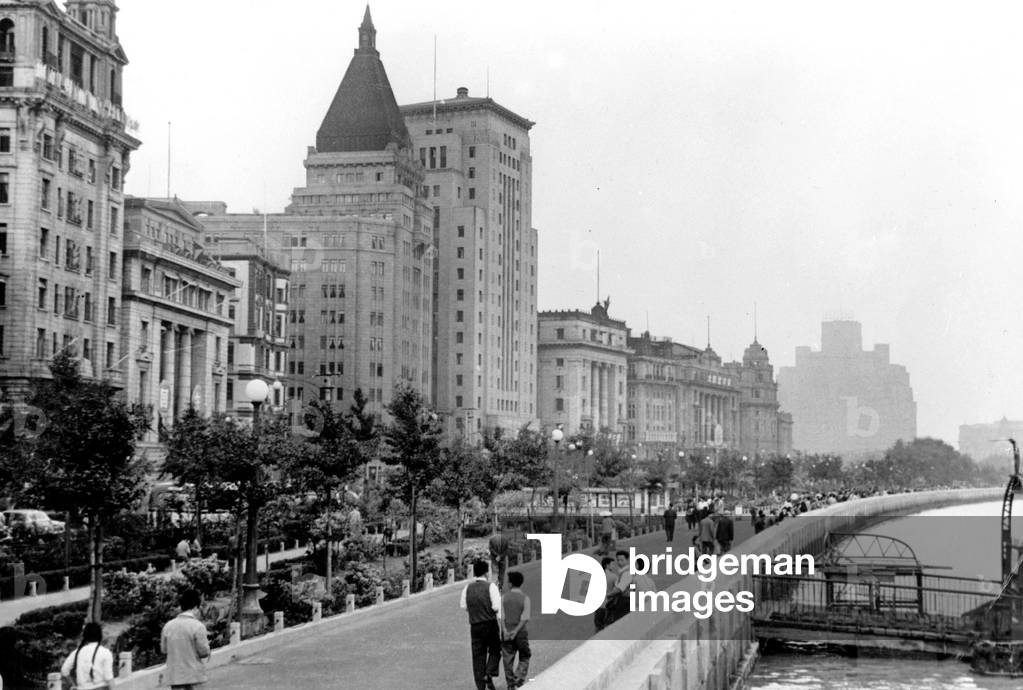Center of Shanghai, 1937 (b/w photo)