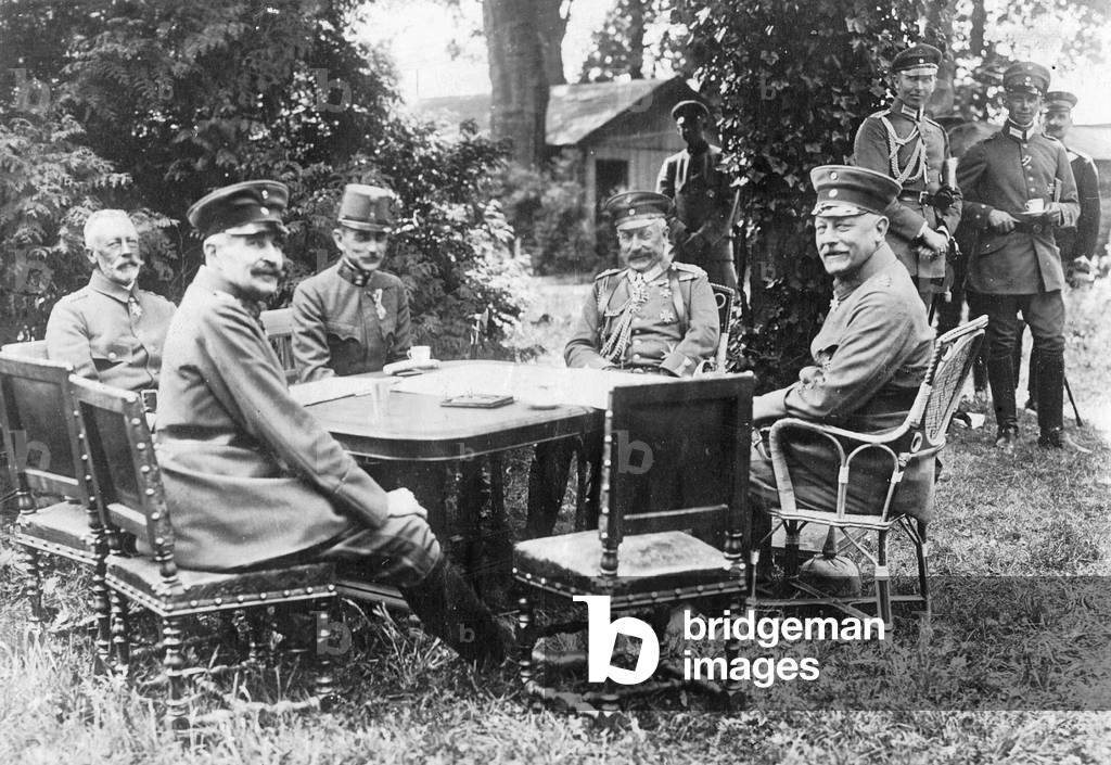 Wilhelm II with officers on the Western front, 1918 (b/w photo)