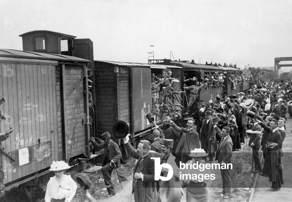 Austrian soldiers on the way to the front, 1914 (b/w photo)