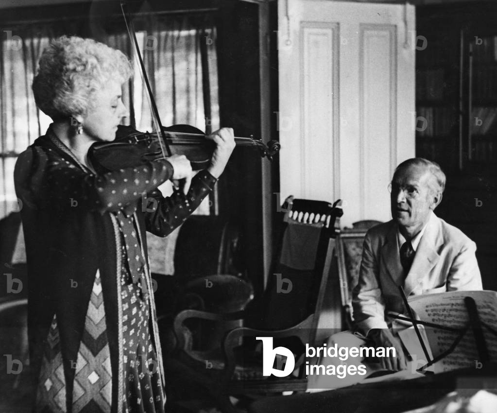 Upton Sinclair, 1930 (b/w photo)