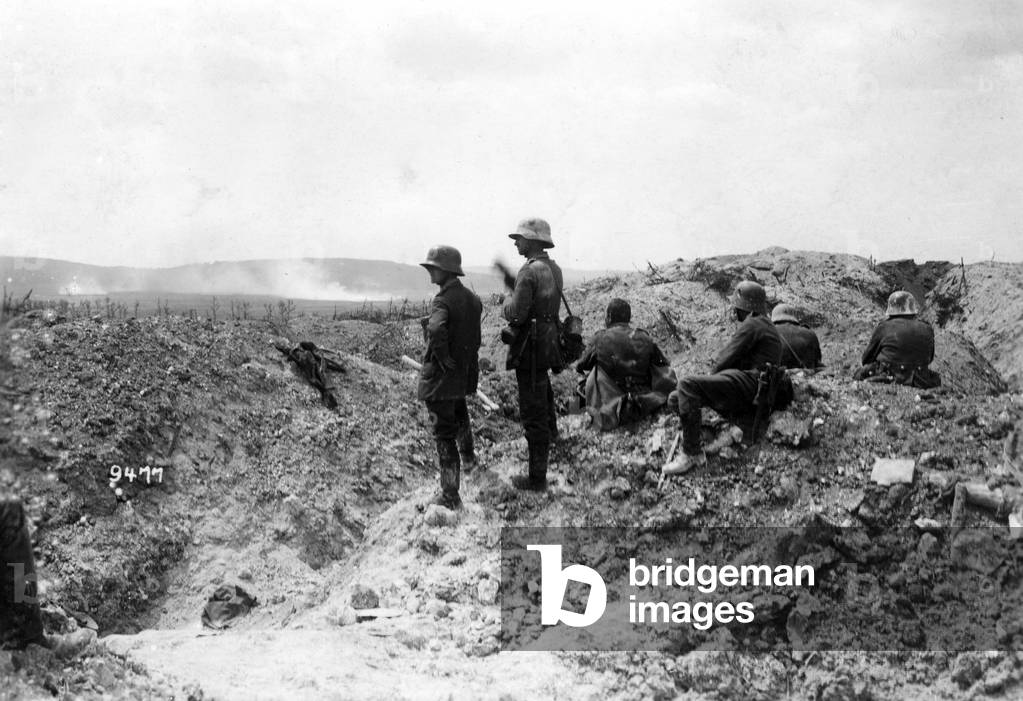 Battles at the Western Front during the German spring offensive, 1918 (b/w photo)