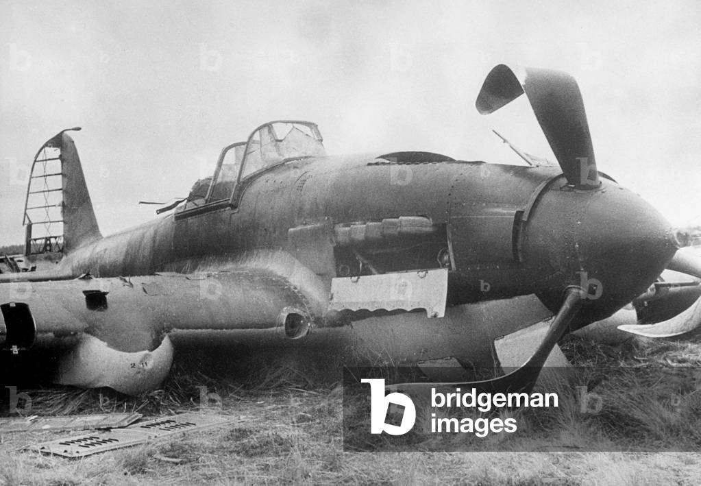 Shot down Russian aircraft Ilyushin Il 2, 1941 (b/w photo)