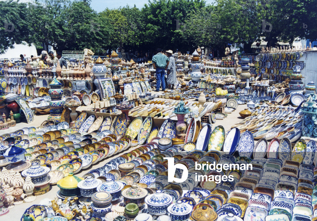 Ceramics in Tunisia, 1998 (photo)