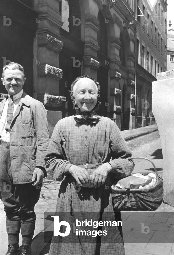 The Taubenmutterl, a celebrity in Munich, 1930s