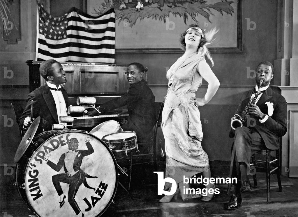 Erika Glaessner in 'Das Verbotene Land', 1924 (b/w photo)