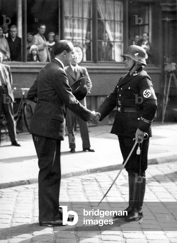 Foreign Minister Colonel Beck greets the leader of the SS Bodyguard Regiment 'Adolf Hitler', 1935 (b/w photo)