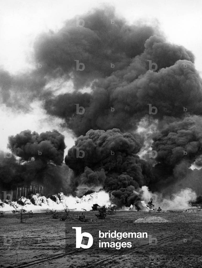 Weapon exhibition of a flamethrower, 1941 (b/w photo)