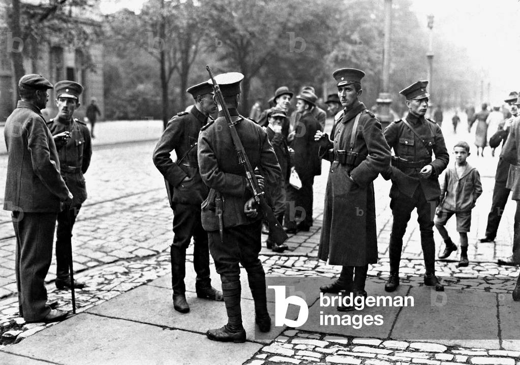 German Schutzpolizisten at the Polish uprising in Upper Silesia, 1920 (b/w photo)