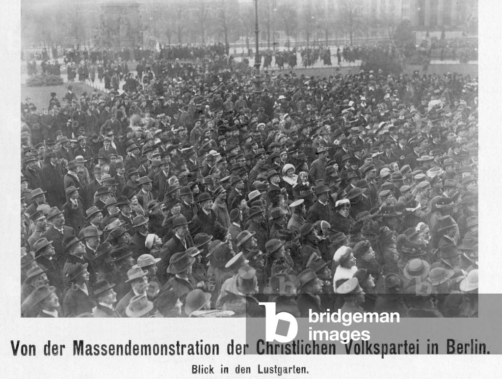 Mass demonstration of the Center Party / Christian People's Party, 1919
