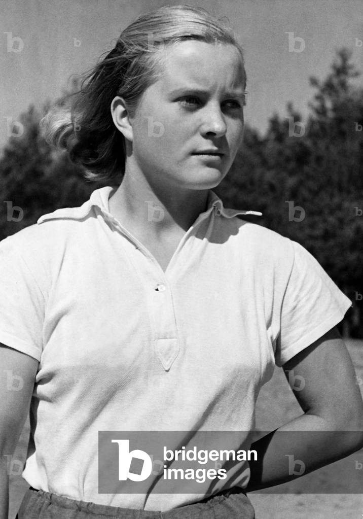 BDM girl, 1934 (b/w photo)