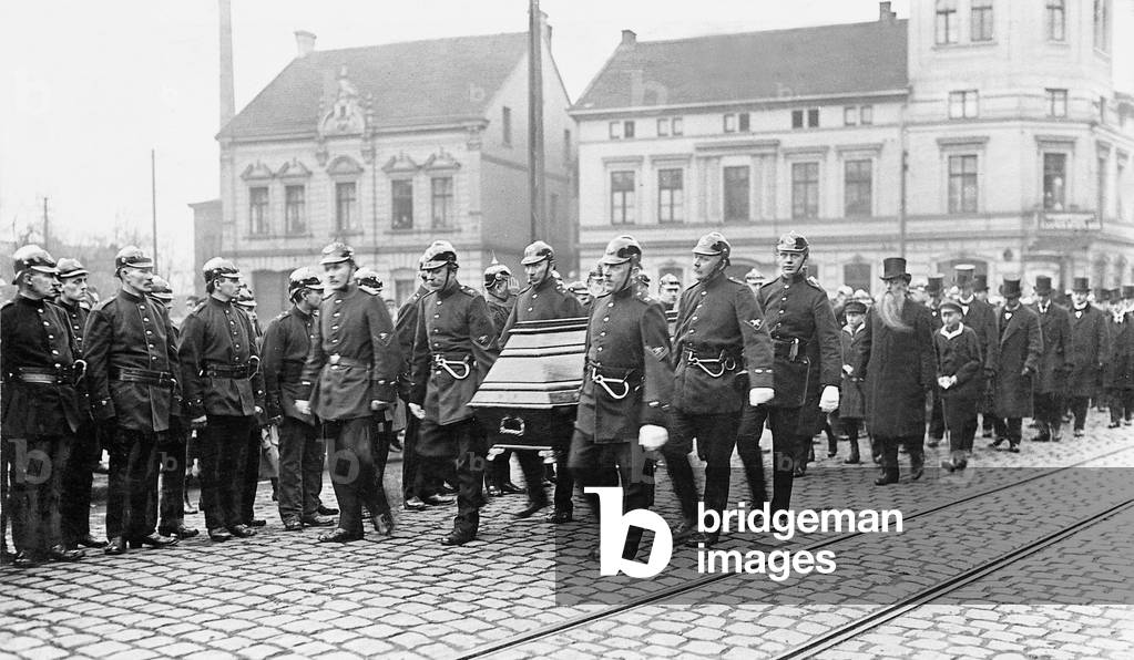Funeral of a shot member of the militia, 1923 (b/w photo)
