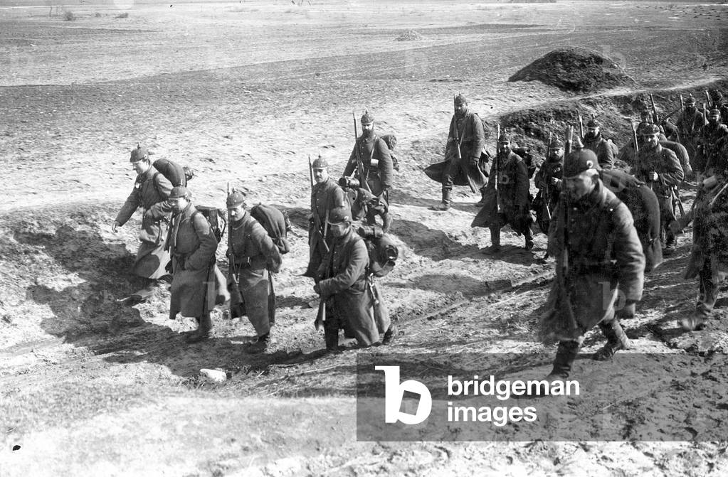 German infantry column marching, 1914 (b/w photo)
