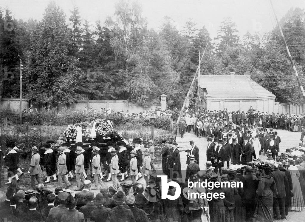 Funeral service of Herbert Prince von Bismarck, 1904 (b/w photo)