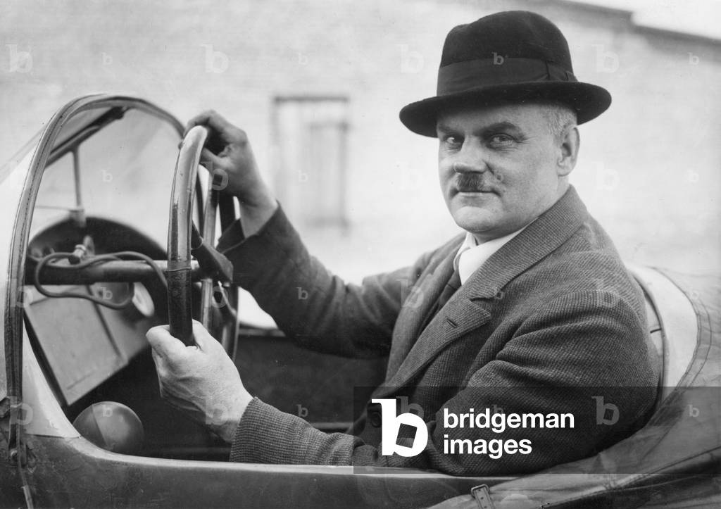 Hans Grade, 1933 (b/w photo)