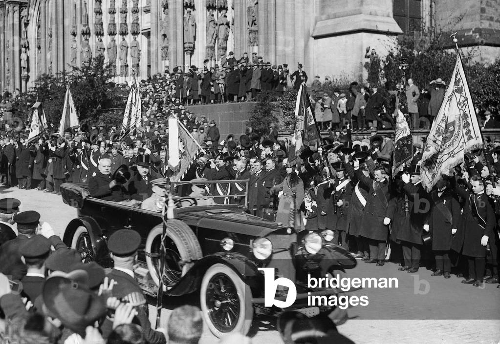 Konrad Adenauer and Paul von Hindenburg during the celebrations of the emancipation of the Rhineland, 1926 (b/w photo)