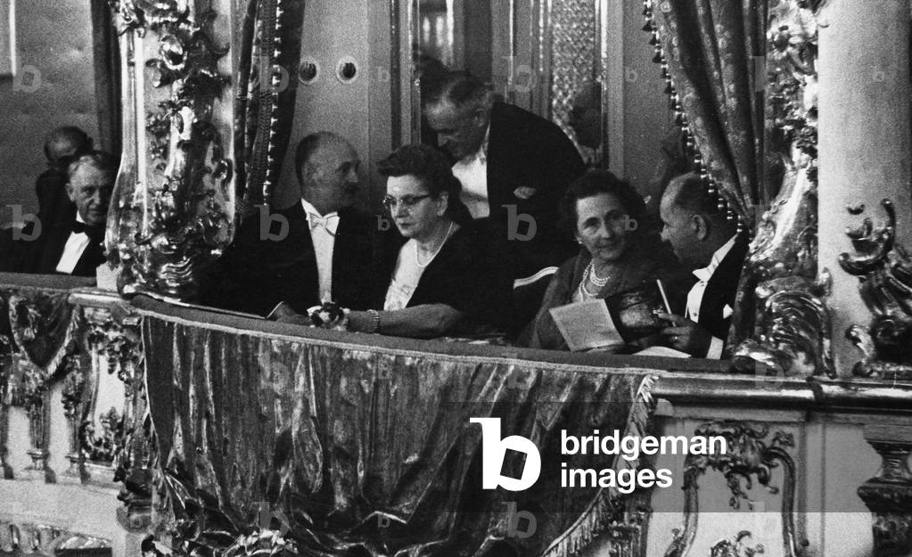 Opening of the Cuvillies Theatre, 1958 (b/w photo)