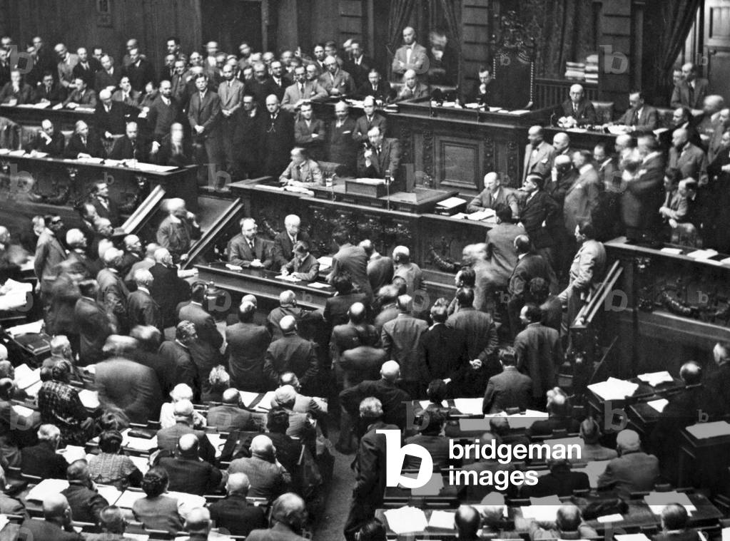 Joseph Wirth holding a speech in the Reichstag on the dissolution, 1930