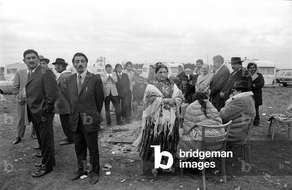 Funeral of a member of the Sinti and Roma in Munich, 1974 (b/w photo)