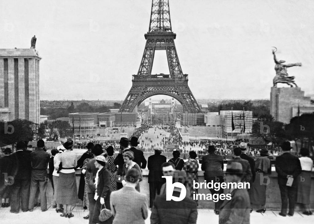 World Exhibition in Paris, 1937 (b/w photo)
