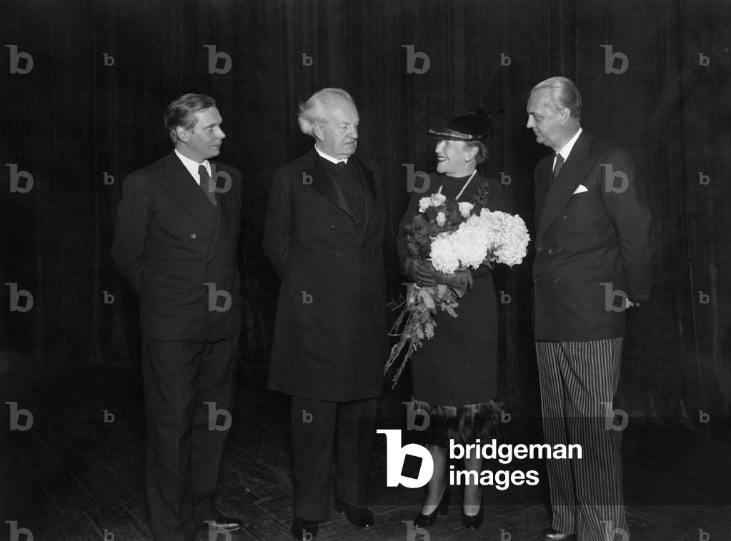 Juergen von Alten, Gerhart Hauptmann, Ida Wuest and Hans von Wolzogen, 1937 (b/w photo)