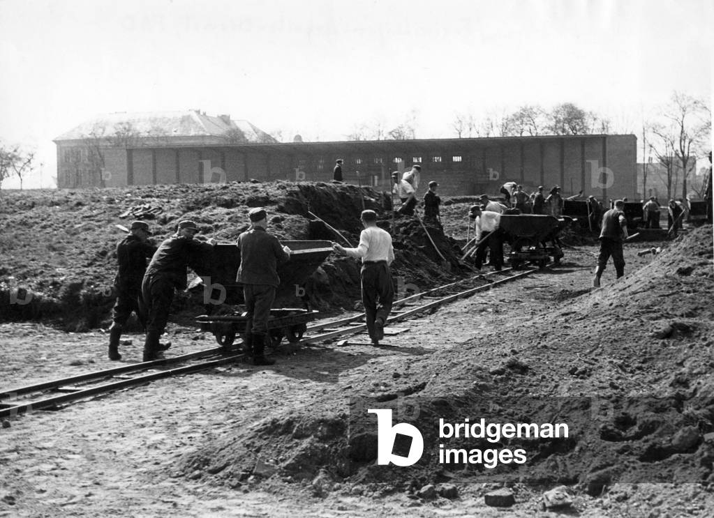 Construction of an airfield by the FAD in Baden, around the 1930s