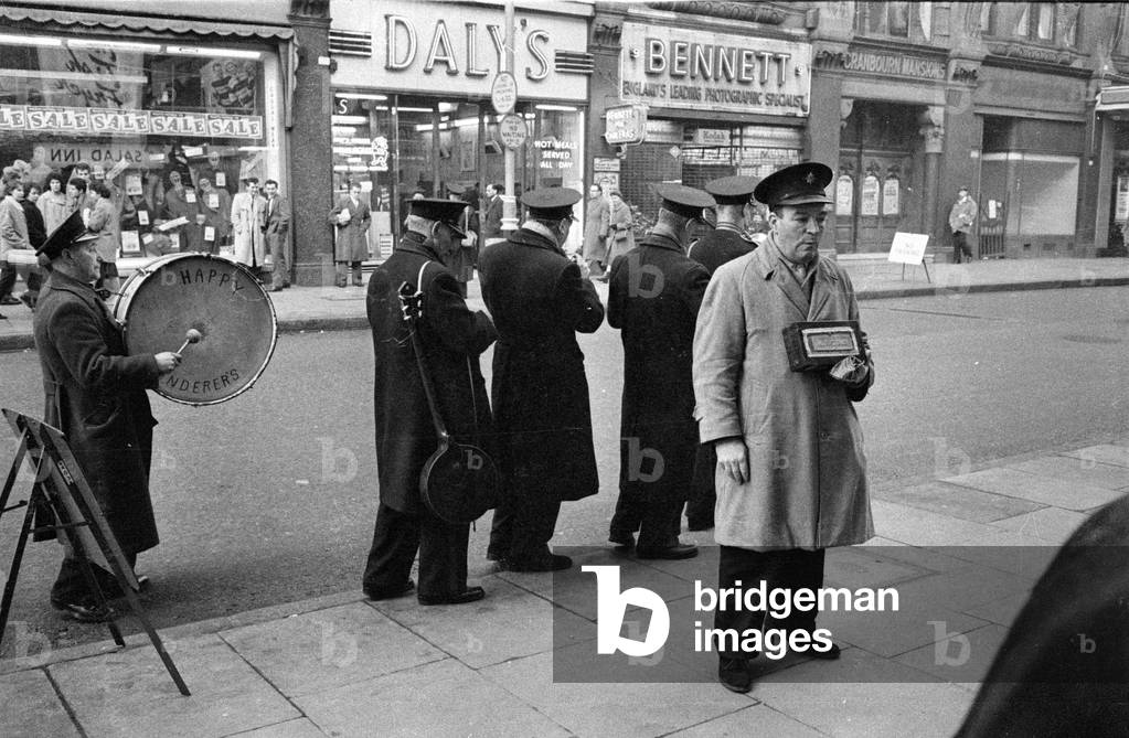 The jazz band Happy Wanderers in London, 1960 (b/w photo)