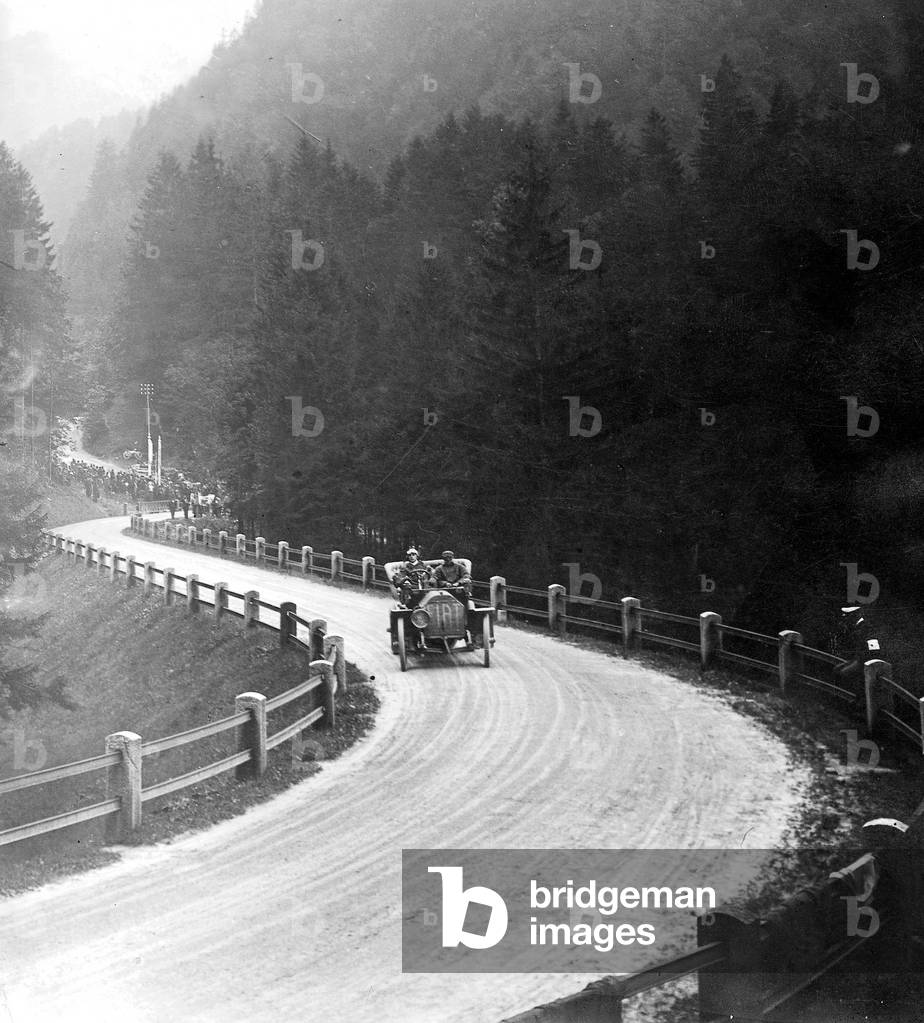 Auto racing on Kesselberg (b/w photo)