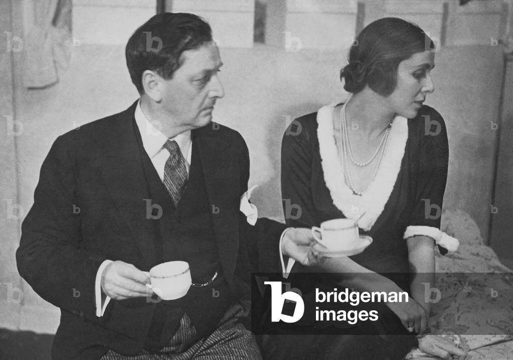 Hans Moser and Lili Darres in 'Pariser Platz 13' in the chamber theater at the Deutsches Theater, 1931 (b/w photo)
