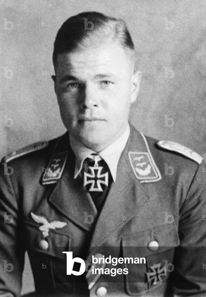 Knight's Cross bearer Helmut Corts, 1940 (b/w photo)