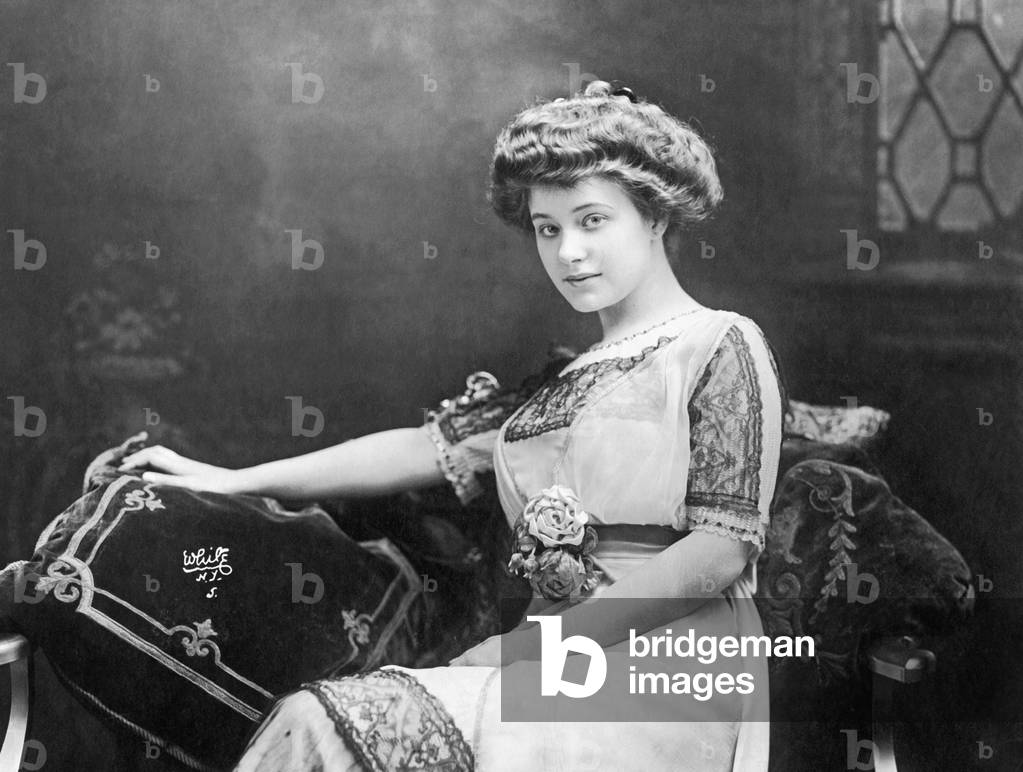 Actress Elise Ferguson, 1913 (b/w photo)
