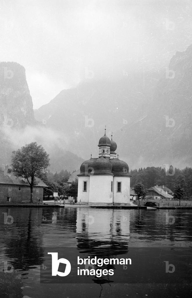 The St. Bartholomew's pilgrimage church on the Koenigssee, 1954 (b/w photo)