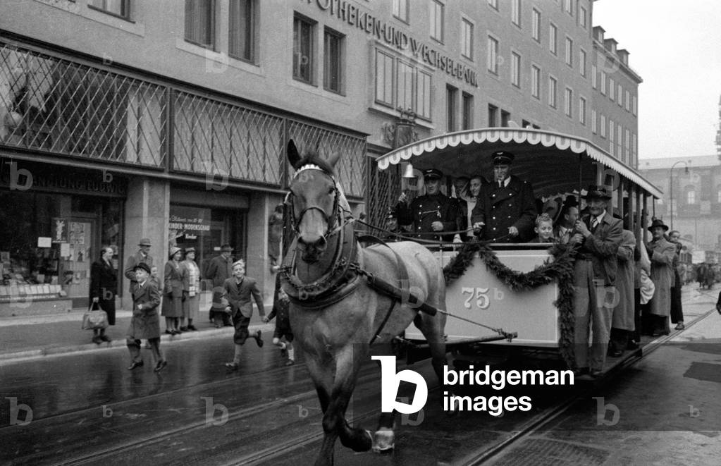 The 75th anniversary of the Munich tramway, 1951 (b/w photo)