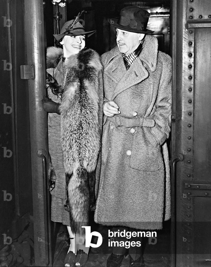 Elaine Barry and John Barrymore, 1937 (b/w photo)